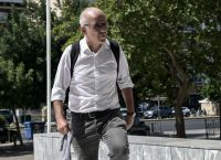 Τάσος Τέλλογλου: Έτσι του έκλεψαν την τσάντα στο αεροδρόμιο – Τι έδειξαν οι κάμερες