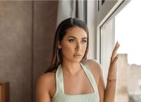 ‘Ελενα Κρεμλίδου: Τα πιο καυτά οπίσθια του survivor τρελαίνουν κόσμο ‘Ελενα Κρεμλίδου: Τα πιο καυτά οπίσθια του survivor τρελαίνουν κόσμο