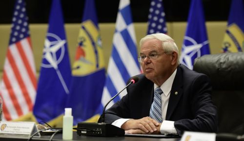 Μήνυμα Μενέντεζ για F-16: Καμία πρόθεση να συμφωνήσω σε πωλήσεις στην Τουρκία