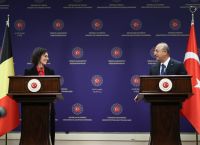 Τουρκία: “Αρπάχτηκαν” ο Τούρκος ΥΠΕΞ με τη Βελγίδα ομόλογό του