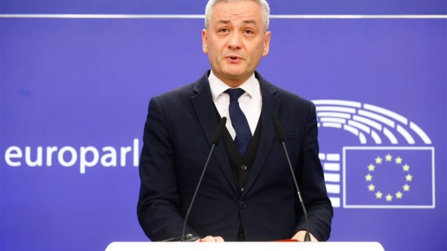 Κατά μέτωπον επίθεση Πολωνού ευρωβουλευτή προς την Κομισιόν για το Ταμείο Ανάκαμψης