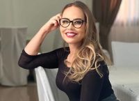 Ορνέλα Μούτι: Στα 67 της με γκρι στρίνγκ και ψηλές μπότες μας δείχνει το… [vid]