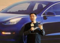 Tesla: Ένας Κινέζος χρίστηκε το υψηλότερο στέλεχος μετά τον Μασκ