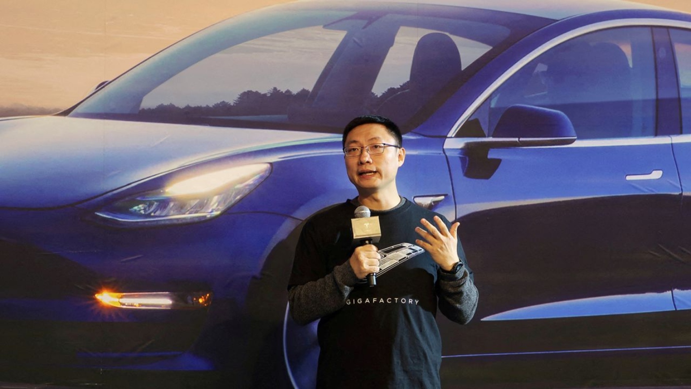 Tesla: Ένας Κινέζος χρίστηκε το υψηλότερο στέλεχος μετά τον Μασκ