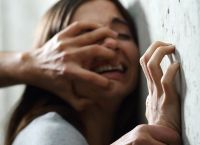 Βιασμός στον Άγιο Παντελεήμονα: 32χρονη περιγράφει την κόλαση που έζησε κοντά του Βιασμός στον Άγιο Παντελεήμονα: 32χρονη περιγράφει την κόλαση που έζησε κοντά του