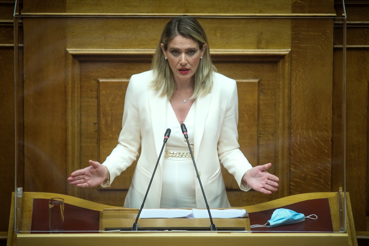 Αννα Ευθυμίου: Απαντά στις καταγγελίες για «δουλειές» με το Δημόσιο
