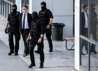 Ασφαλιστικά μέτρα από τους γονείς του Αναγνωστόπουλου κατά της οικογένειας της Καρολάιν [vid]