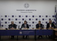 Πλεύρης: Με γενόσημα θα αντιμετωπιστούν οι ελλείψεις σε αντιπυρετικά, αντιβιώσεις και παιδικά φάρμακα