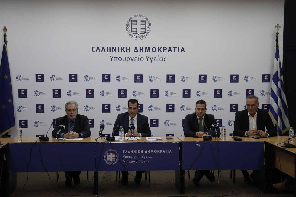 Πλεύρης: Με γενόσημα θα αντιμετωπιστούν οι ελλείψεις σε αντιπυρετικά, αντιβιώσεις και παιδικά φάρμακα