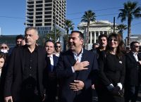 Τσίπρας από Πειραιά για τα Θεοφάνεια: «Περισσότερο φως το έχουμε ανάγκη στο σκοτάδι που περπατάμε»