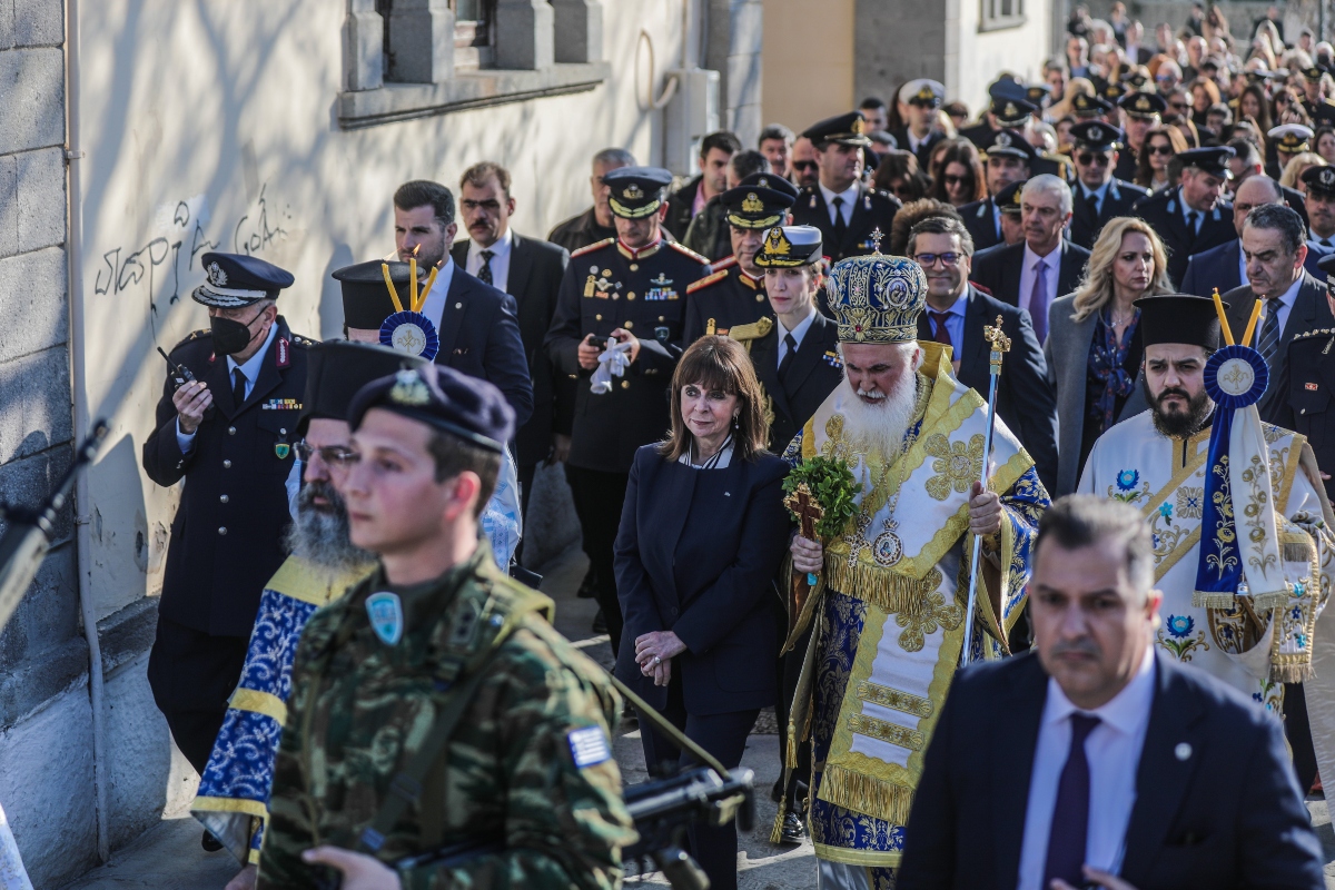 Σακελλαροπούλου: H σημερινή μέρα φέρνει το μήνυμα της νίκης του φωτός