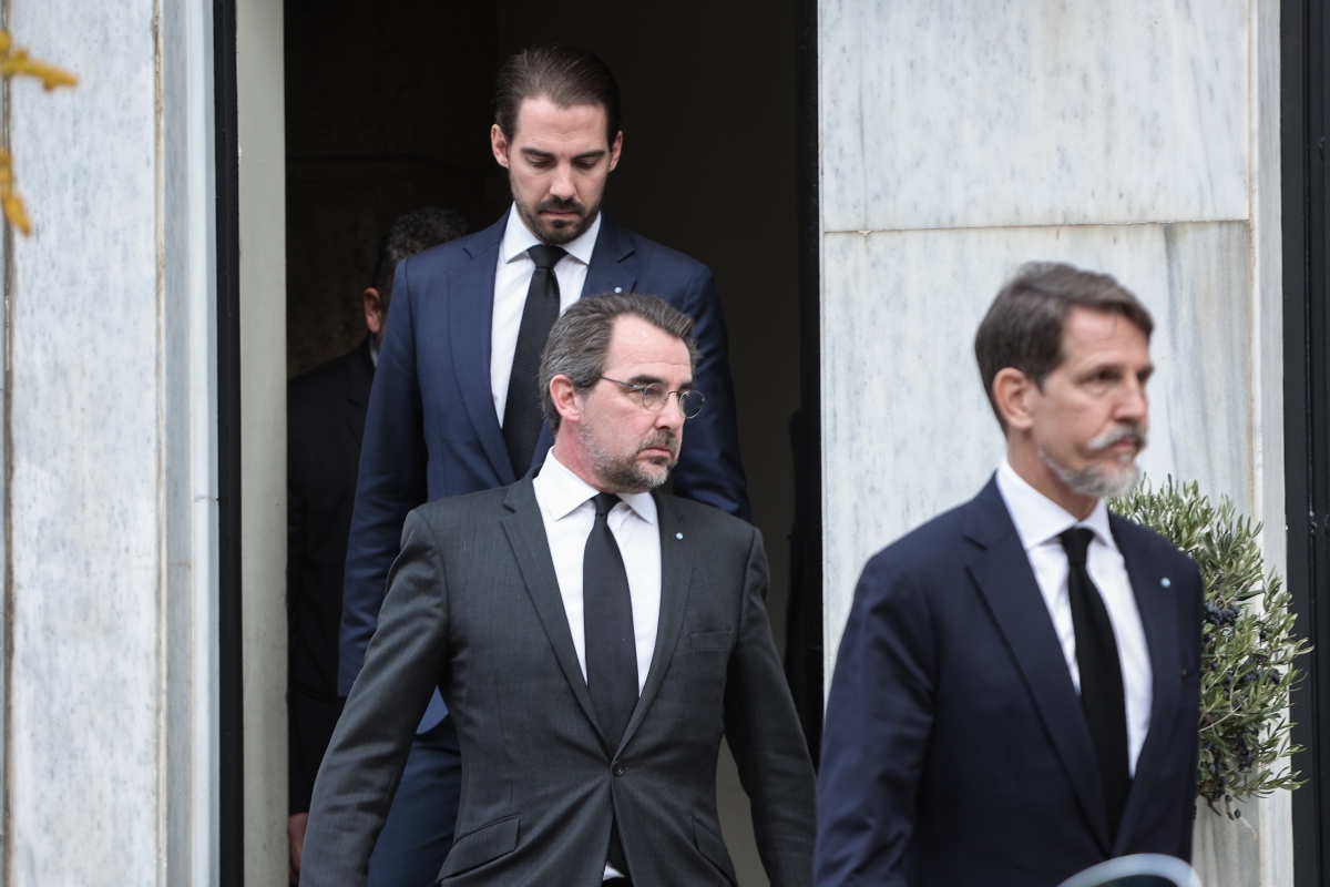 Τέως βασιλιάς Κωνσταντίνος: Στο Μαξίμου βρέθηκαν οι γιοι του για τα διαδικαστικά της κηδείας