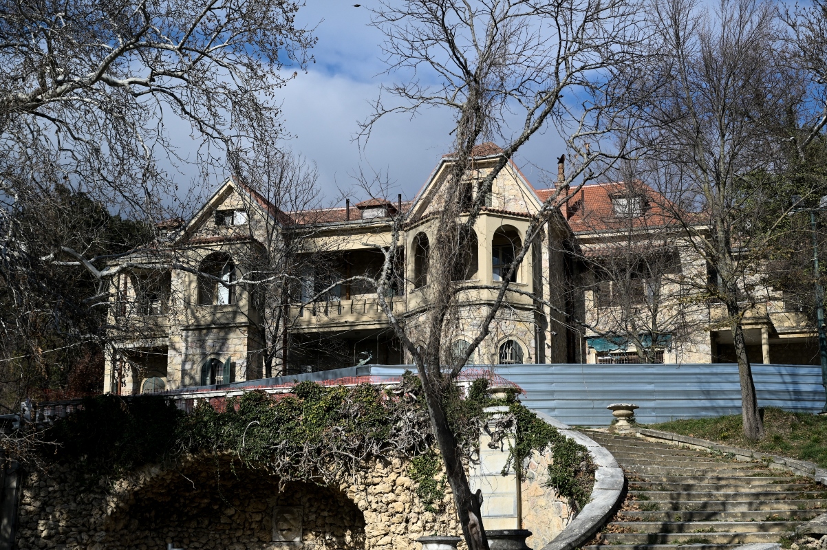 Τέως Βασιλιάς Κωνσταντίνος: Κλείνει με ΝΟΤΑΜ ο εναέριος χώρος – Drones, ελικόπτερα και 1.000 αστυνομικοί
