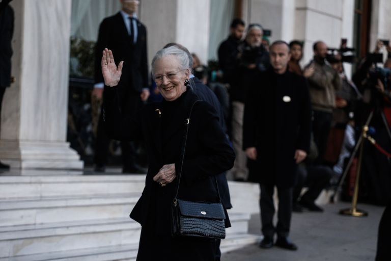 Κηδεία τέως βασιλιά: Ξεκίνησαν οι αφίξεις των εστεμμένων [pics]