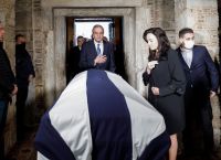 Κηδεία τέως βασιλιά Κωνσταντίνου: Σαμαράς, Βορίδης, Κουμουτσάκος, Άννα-Μισέλ Ασημακοπούλου στην κηδεία