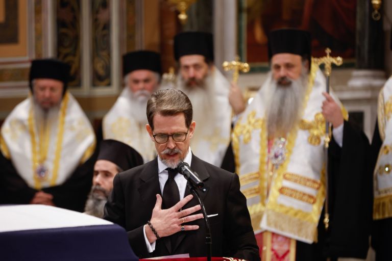 Κέρδισε τις εντυπώσεις αποχαιρετώντας τον πατέρα του [vid]