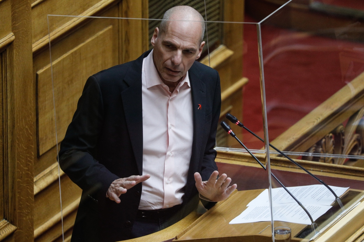 Βαρουφάκης: «Να καταργηθεί ολοκληρωτικά η στρατιωτική θητεία»