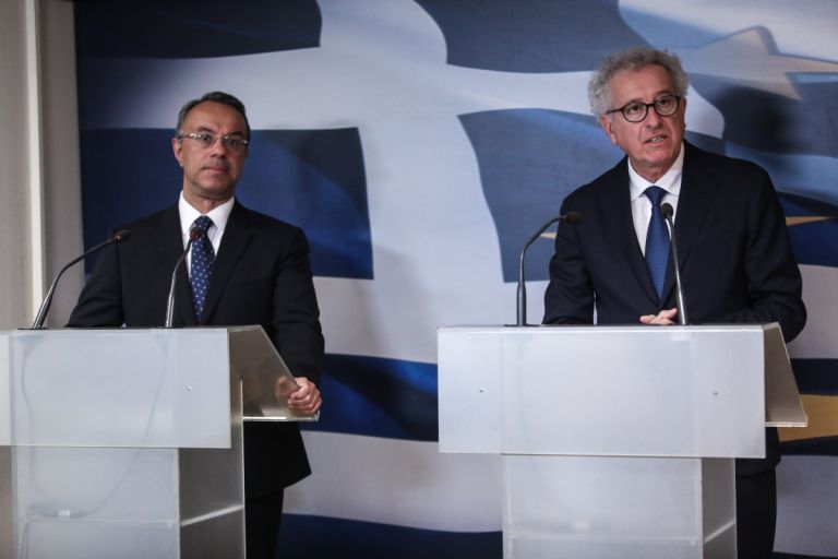 Greek FinMin presents six priorities of the economy during a meeting with ESM’s new head