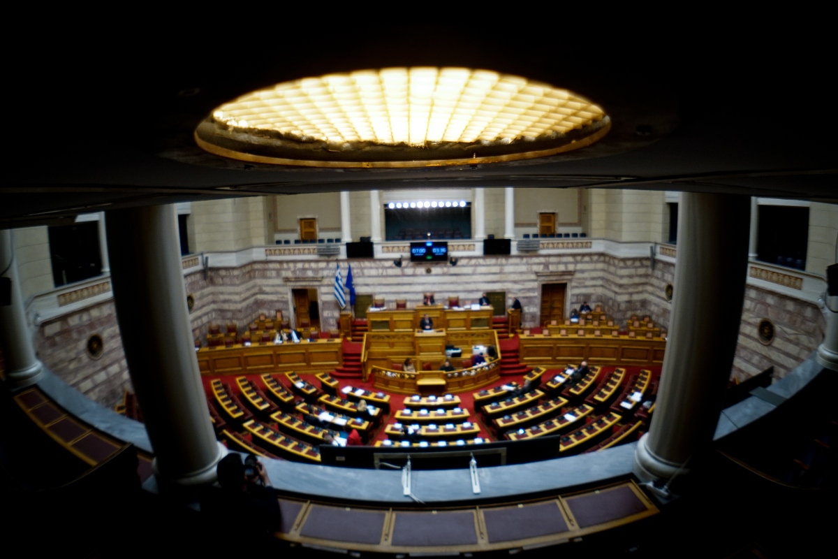 Tageszeitung σχολιάζει: Πρόταση μομφής εν μέσω σκανδάλου υποκλοπών