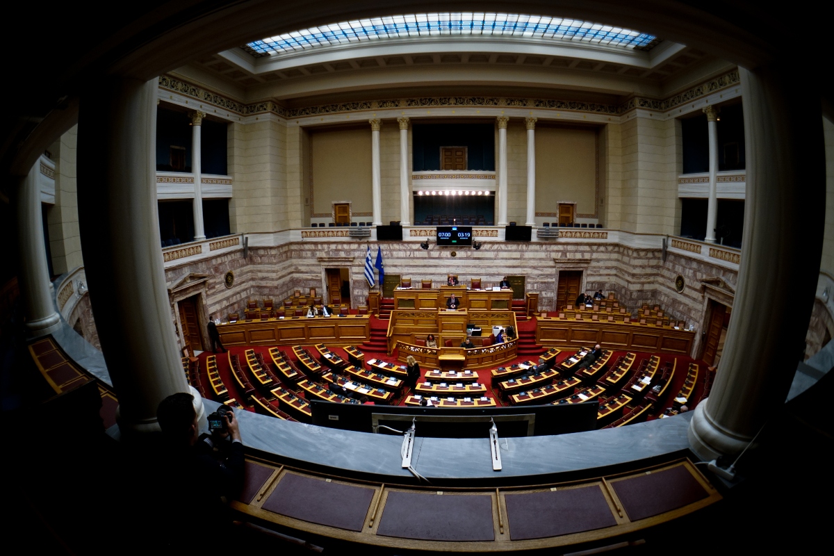 Βουλή: Δείτε live τη δεύτερη ημέρα συζήτησης της πρόταση δυσπιστίας