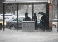 Κακοκαιρία στην Αττική: Πλημμύρισαν δρόμοι από τη βροχή [vid]