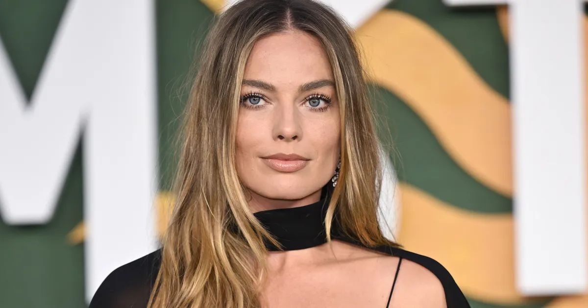 Margot Robbie: Έκλεψε την παράσταση με το ροζ φορεμά της – Η πραγματική Barbie