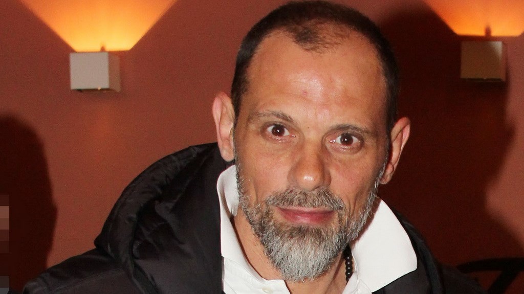 Τζόνι Θεοδωρίδης: «Ήμουν άστεγος για 2 μήνες, έτρωγα τα μπισκότα από τις καφετέριες» [vid]