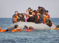 Η οργάνωση Γιατροί Χωρίς Σύνορα διέσωσε 230 πρόσφυγες ανάμεσά τους πάνω από 80 ανήλικους Η οργάνωση Γιατροί Χωρίς Σύνορα διέσωσε 230 πρόσφυγες ανάμεσά τους πάνω από 80 ανήλικους
