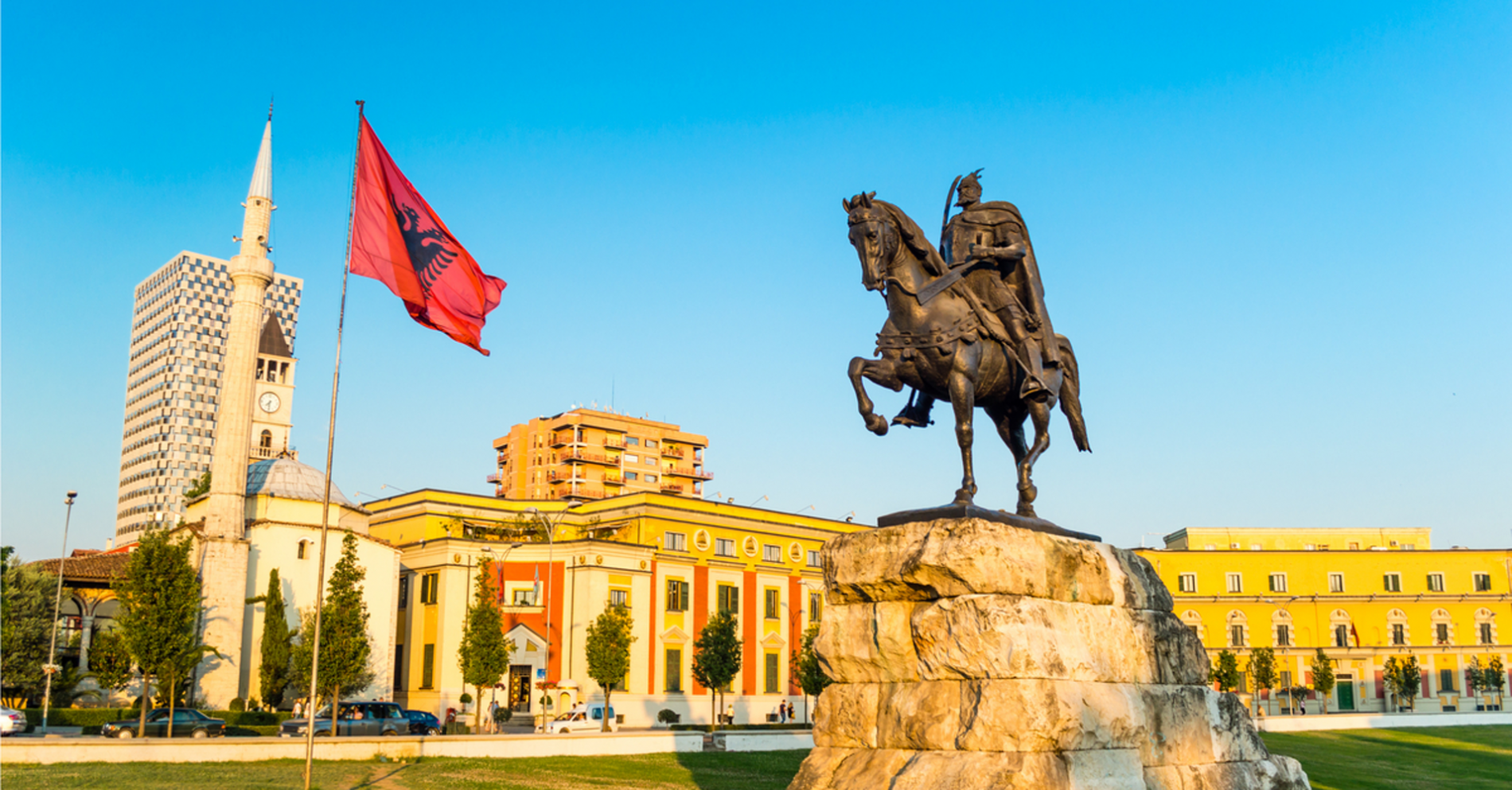 Νέα δήλωση των Τιράνων για τις δηλώσεις του Βρετανού υπουργού Μετανάστευσης για τους Αλβανούς μετανάστες