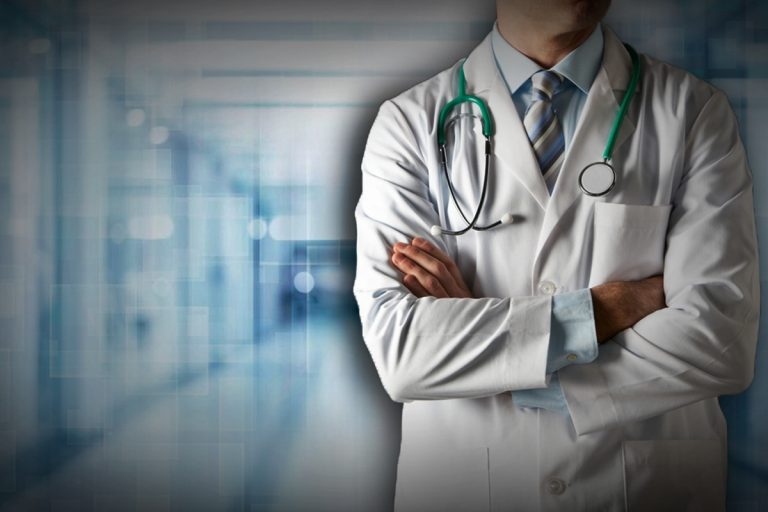 Εξαπάτηση ασθενών από 65χρονο: Κατηγορίες για ανθρωποκτονίες με δόλο – Κέρδη 900.000 ευρώ [vid]