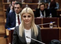 Θεσσαλονίκη: Επίθεση με μπογιές στο πολιτικό γραφείο της Έλενας Ράπτη – Η ανακοίνωση της ΝΔ