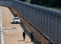 Another 400 border guards and a new fence on the border with Turkey