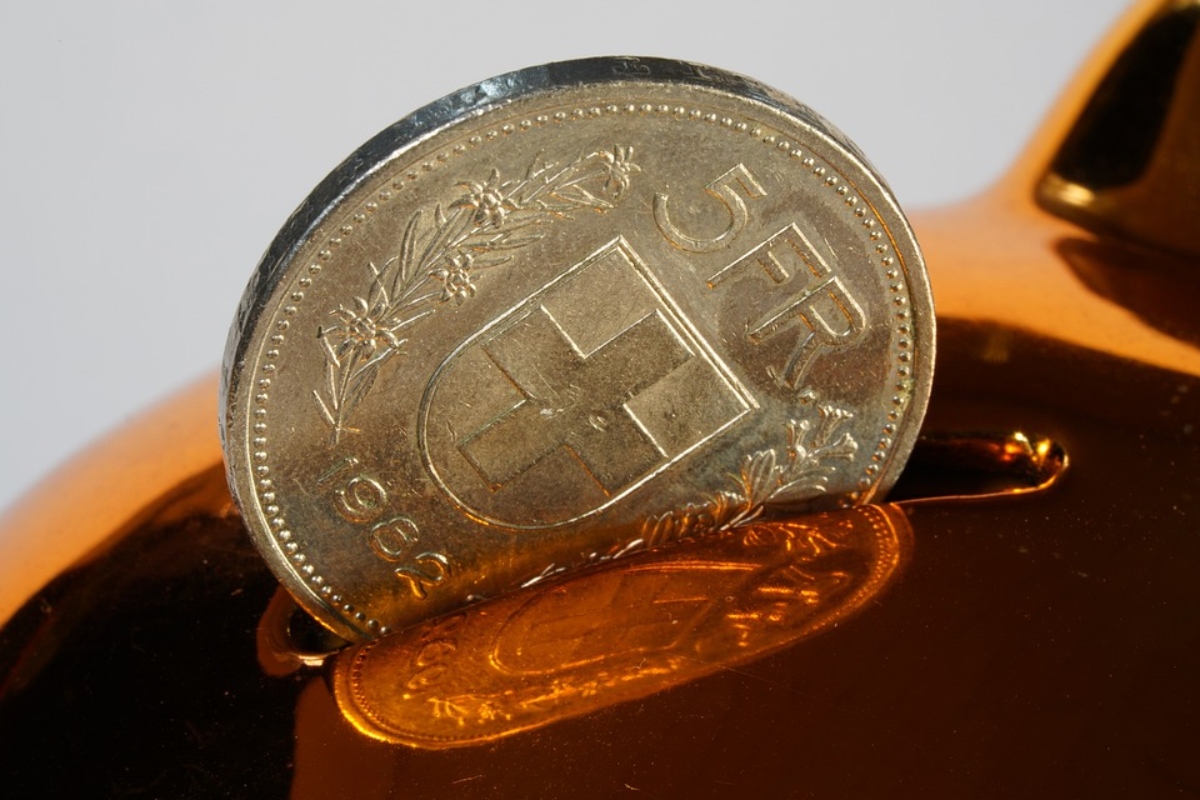 Bloomberg: Τράπεζα της Ελβετίας: Ζημίες-ρεκόρ 143 δισ. δολ. το 2022