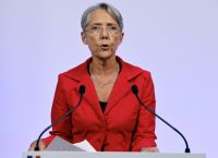 Μπορν για συνταξιοδοτικό: «Αντισταθείτε στους αντίθετους ανέμους»