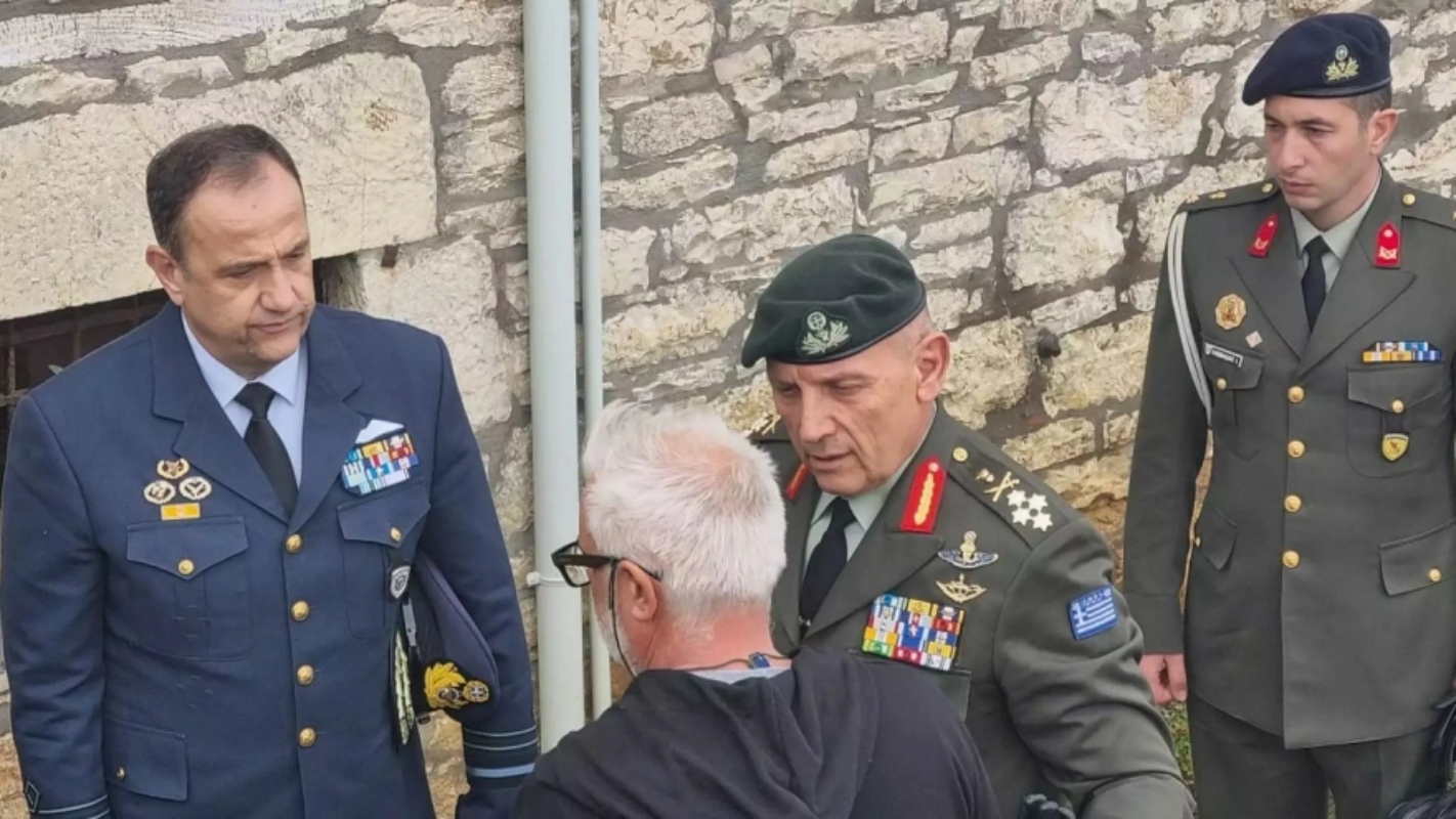 Πτώση Φάντομ: Την οικογένεια του 29χρονου υποσμηναγού επισκέφτηκε ο Φλώρος [vid]