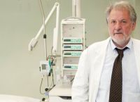 Νίκος Καπραβέλος: «Μπορεί να έχουμε και 200 χιλιάδες κρούσματα γρίπης την ημέρα» [vid]