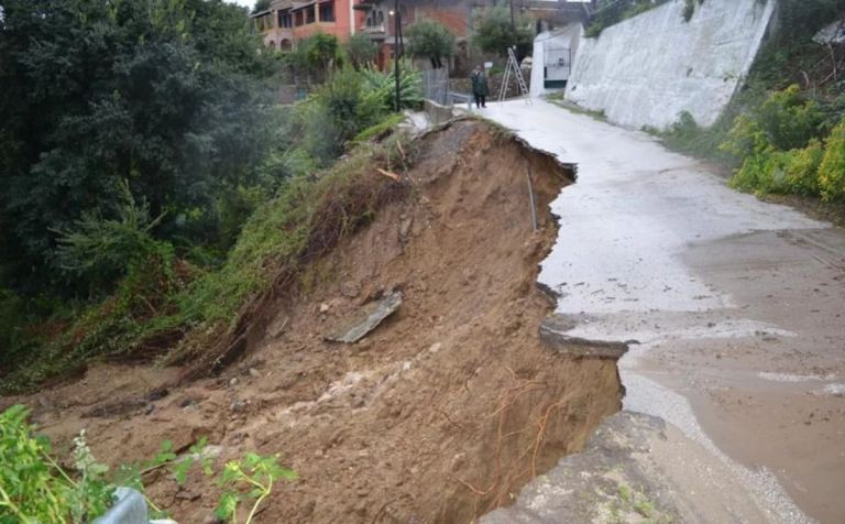 Προβλήματα στη Ζάκυνθο από την κακοκαιρία – Χιόνι στα ορεινά της Θεσσαλονίκης [vid]