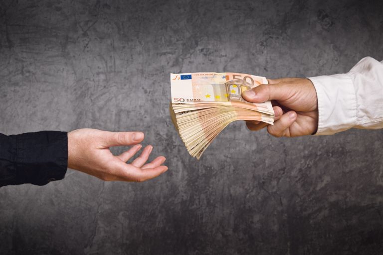 Από 1η Απριλίου κοντά στα 770 με 780 ο κατώτατος μισθός [vid]