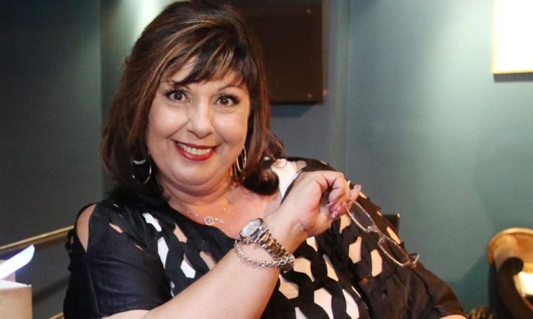 Λένα Μαντά: «Πήγαινα για παρουσιάσεις βιβλίων με χημειοθεραπείες» [vid]
