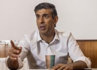 Reuters: Φυλλορροεί η κυβέρνηση της Βρετανίας Reuters: Φυλλορροεί η κυβέρνηση της Βρετανίας