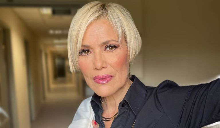Κωνσταντίνα Μιχαήλ: «Μόλις ανέβασα το φερμουάρ μου – Το είχα ξεχάσει ανοιχτό και στην παράσταση» [vid]