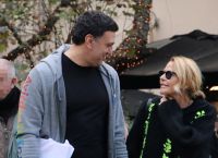 Τζένη Μπαλατσινού & Βασίλης Κικίλιας: Βγήκαν βόλτα στο κέντρο και τράβηξαν όλα τα βλέμματα [pic]