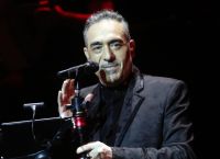 «Έχει ανθρωποφοβία, δεν βγαίνει από το σπίτι»: Ο Σφακιανάκης μετά το διαζύγιο και το τέλος από τα μπουζούκια