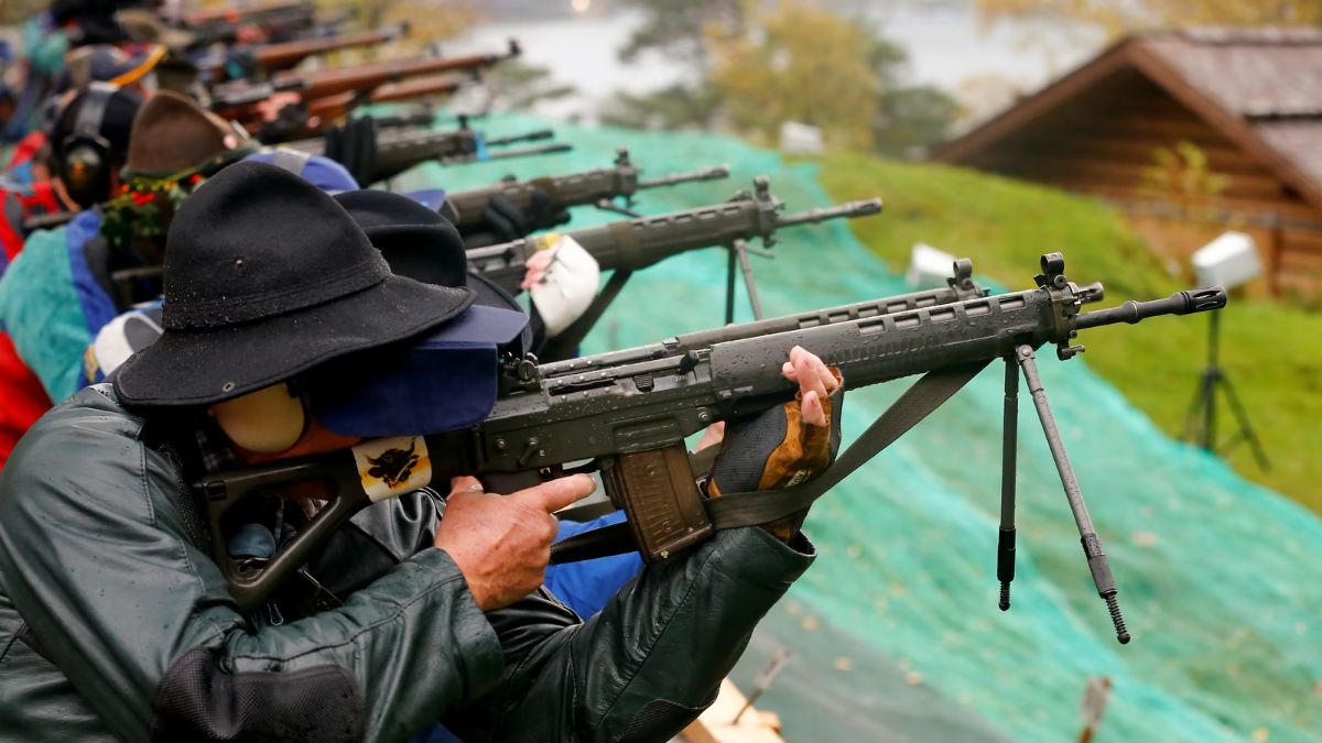 Πόση εύκολη πρόσβαση έχουν οι Ελβετοί σε πυροβόλα όπλα;
