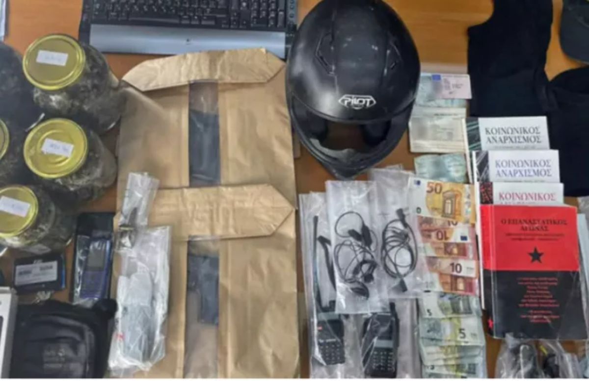 Πάτρα: Αυτά βρέθηκαν στα σπίτια των αντιεξουσιαστών- ληστών [pics,vid]