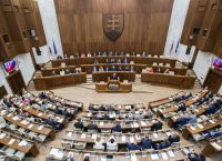 Σλοβακία: Άκυρο το δημοψήφισμα για συνταγματική αναθεώρηση – «Παγώνει» το αίτημα πρόωρων εκλογών