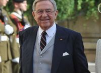 Το ύστατο χαίρε στον τέως βασιλιά Κωνσταντίνο Το ύστατο χαίρε στον τέως βασιλιά Κωνσταντίνο