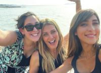 Χριστιάνα Μπέττα & Αντριάνα Φουστάνου τραγουδούν το Αχάριστη Καρδιά σε εστιατόριο στο Καβούρι
