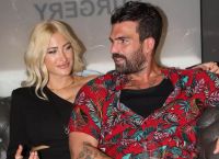 Δημήτρης Αλεξάνδρου: Μετά τον τοκετό η Ιωάννα Τούνη θηλάζει τον γιο τους