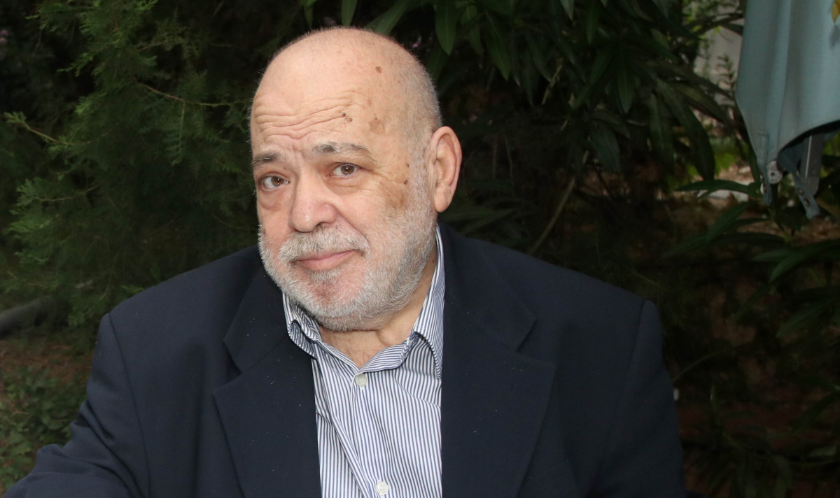 Χρήστος Βαλαβανίδης: «Έβγαλε το μόριο του και το ακούμπησε στα χέρια συναδέλφου του» [vid]
